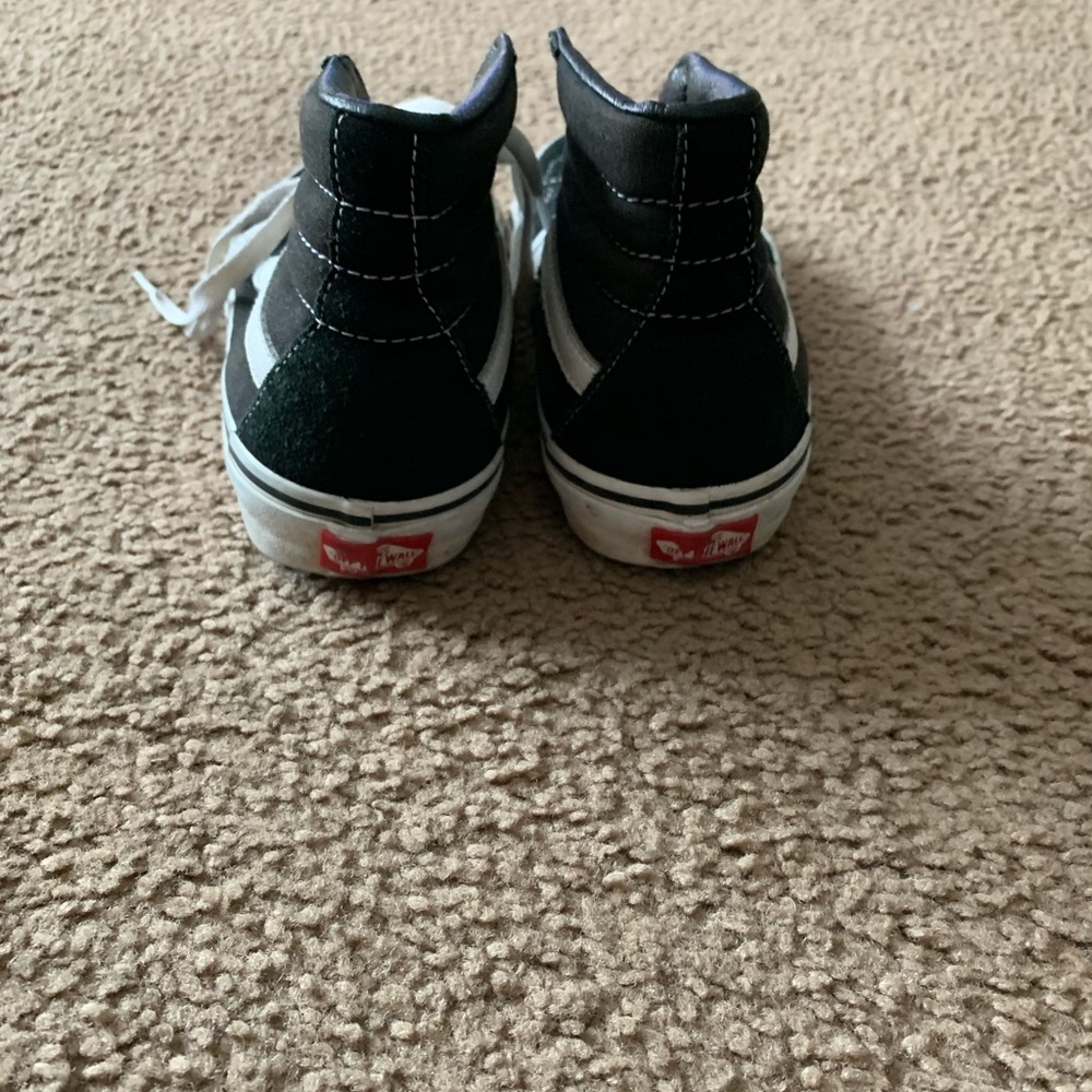 Vans - Picture 5 of 6